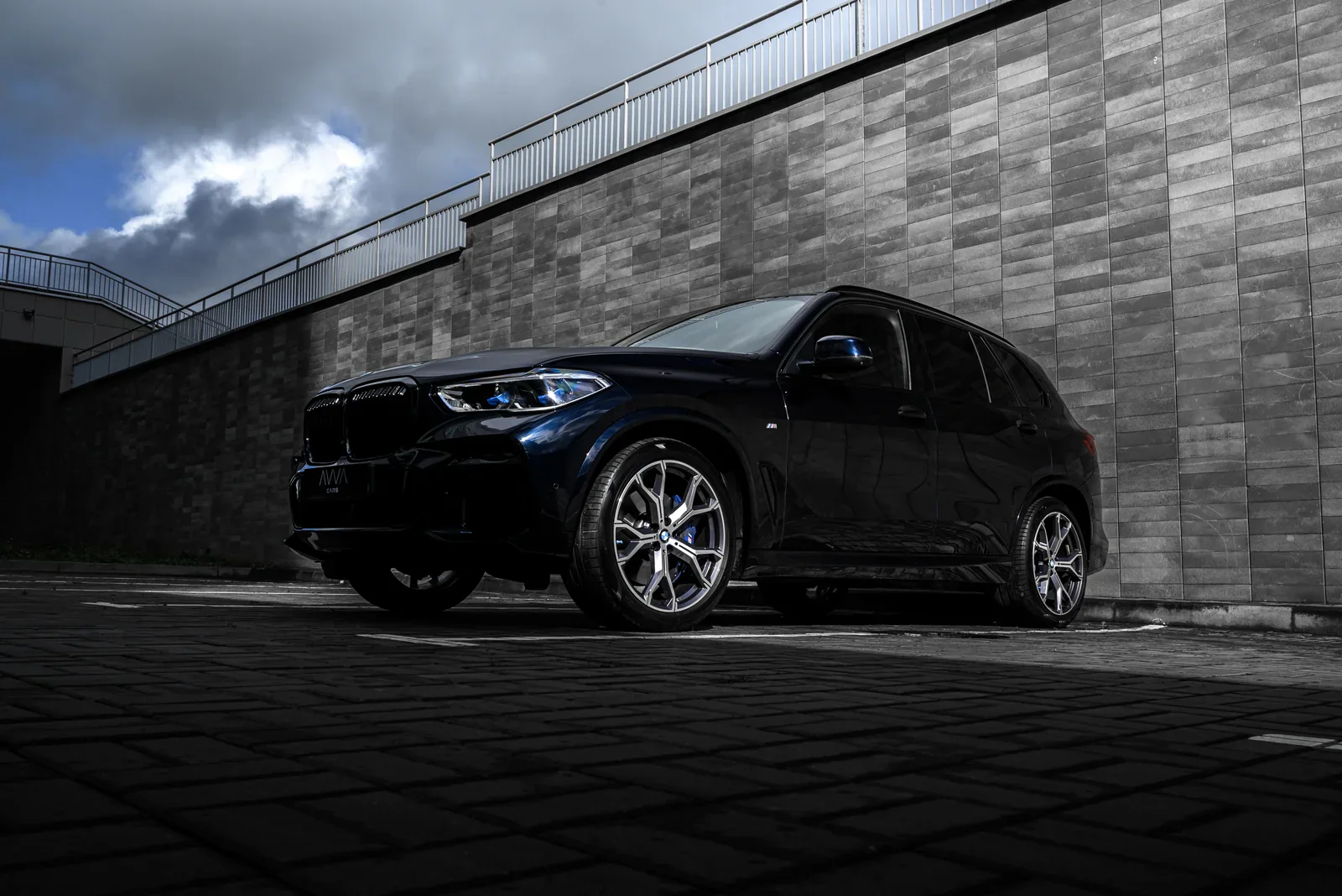 BMW X5 Family Edition — передняя часть кузова