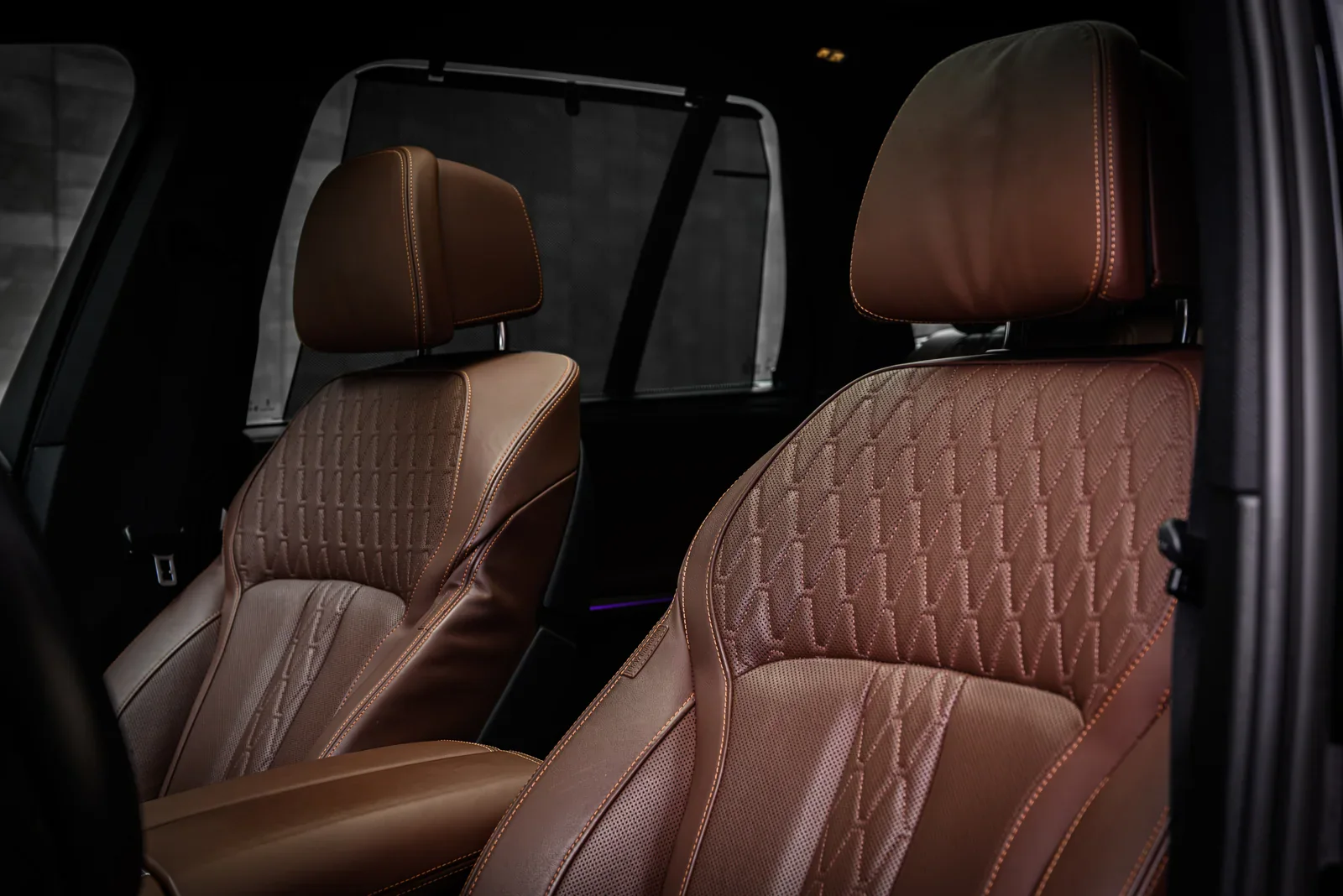 BMW X5 Family Edition — передние сиденья