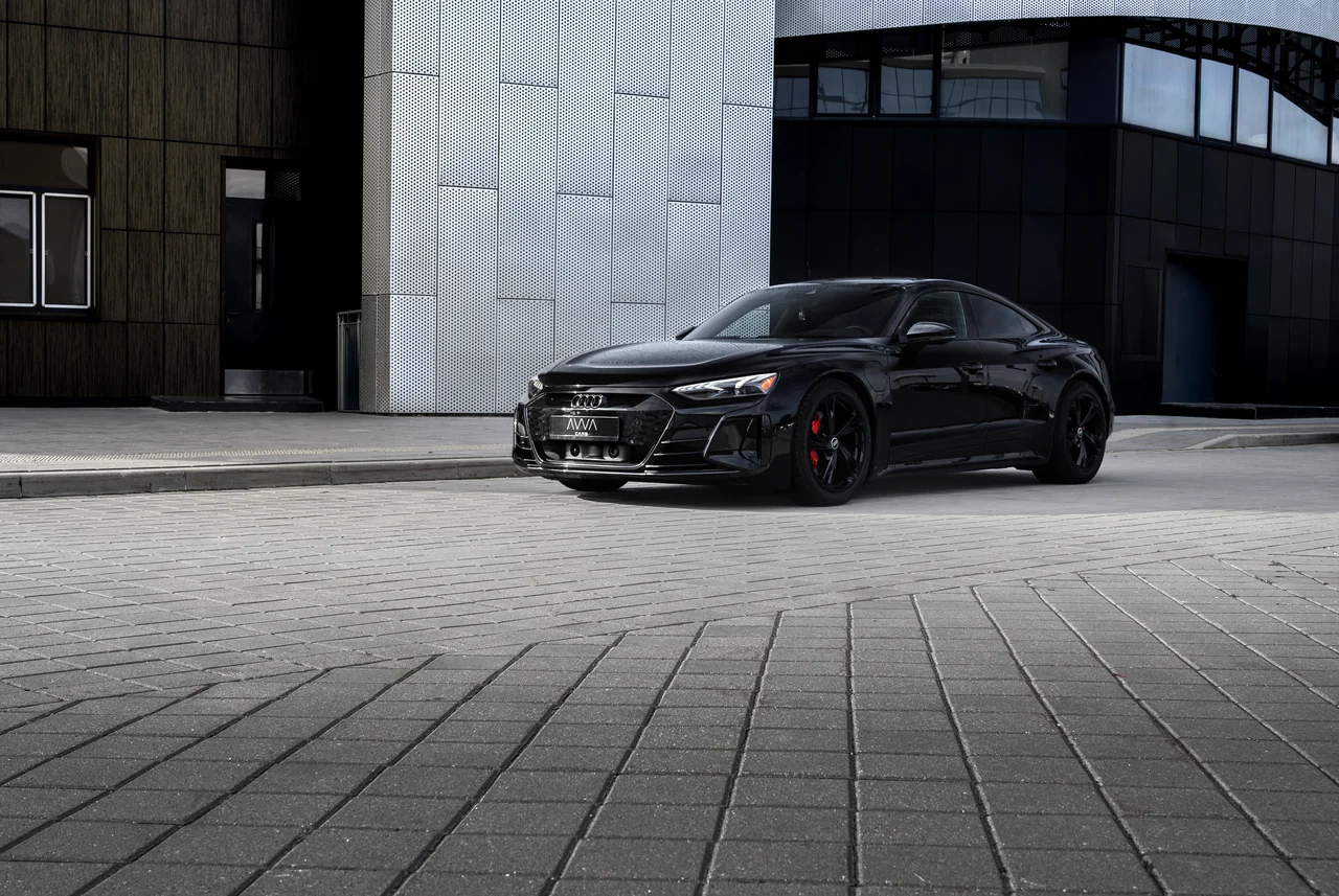 Audi e-tron GT — фото 2