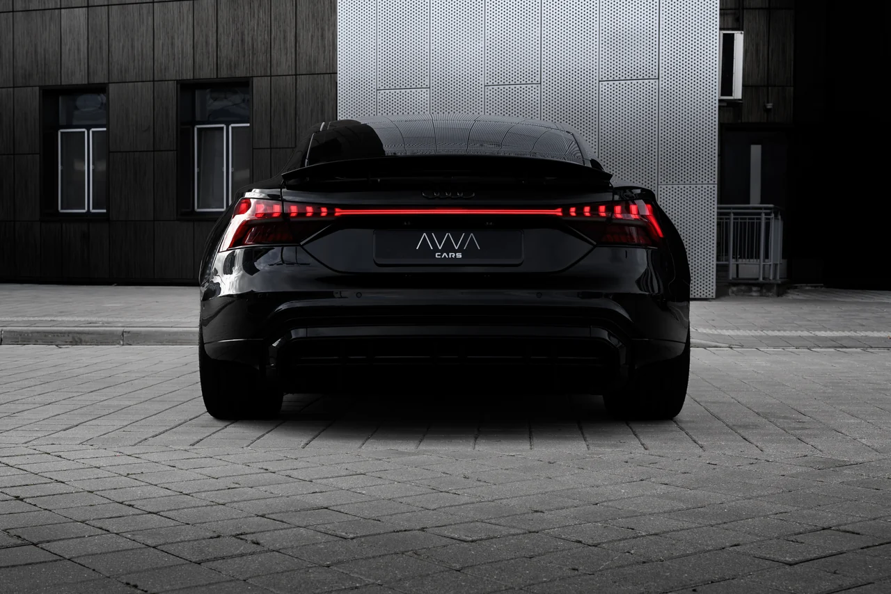 Audi e-tron GT — фото 7
