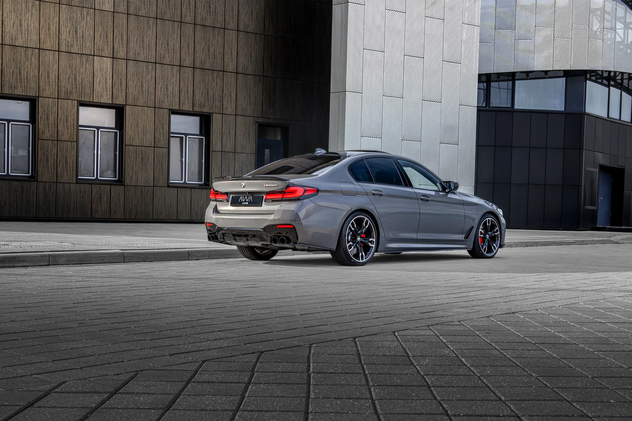 BMW M550i — фото 6