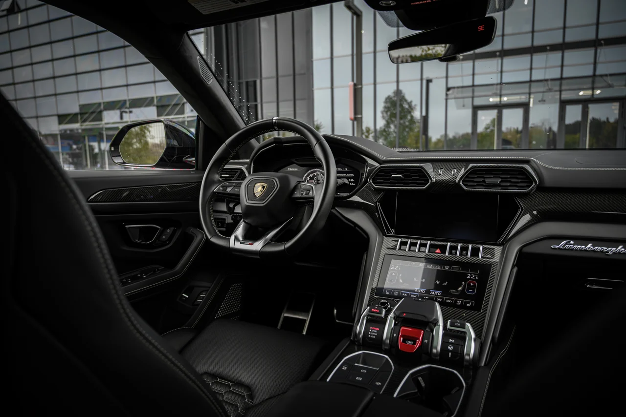 Lamborghini Urus — фото 10