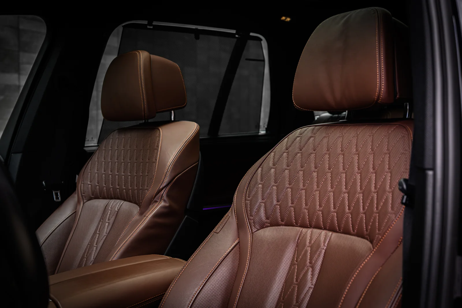 BMW X5 Family Edition — передние сиденья