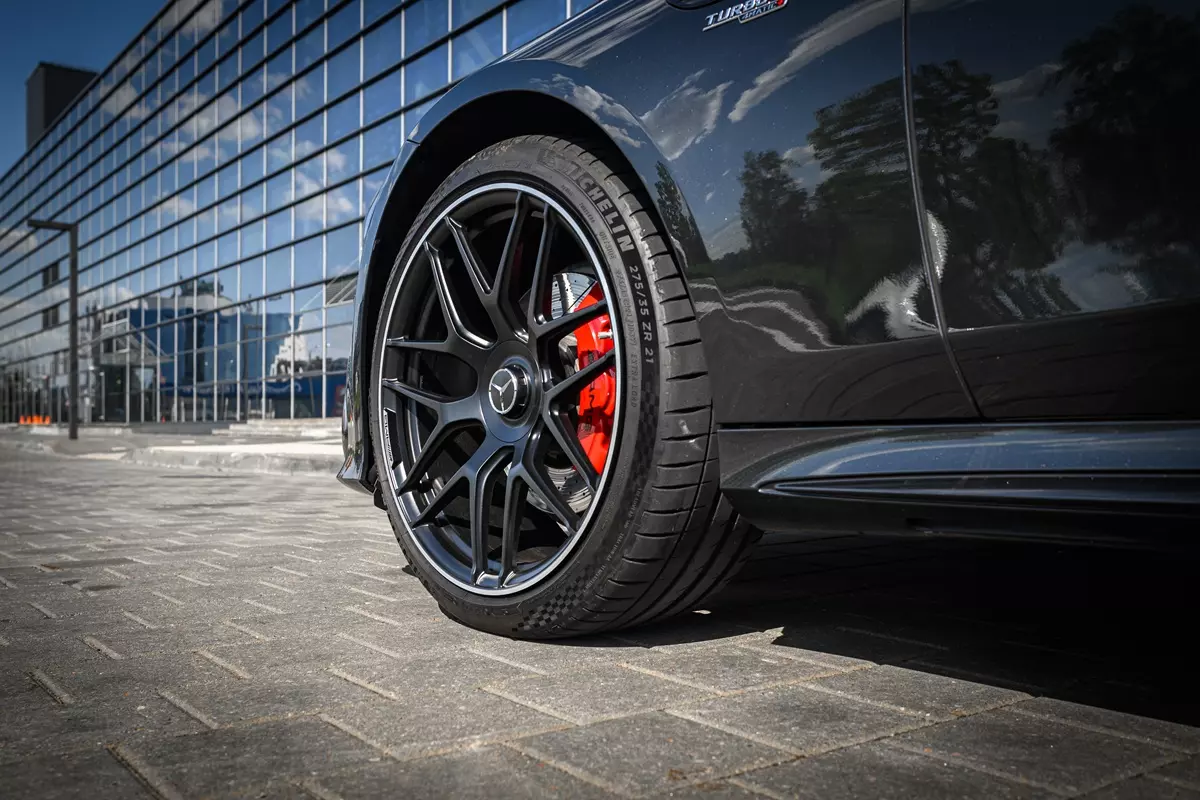 Mercedes-Benz GT43 AMG