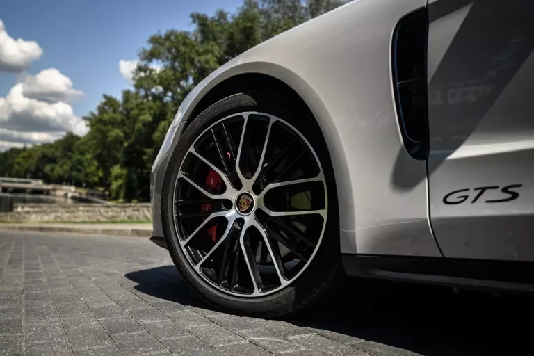 porsche panamera gts