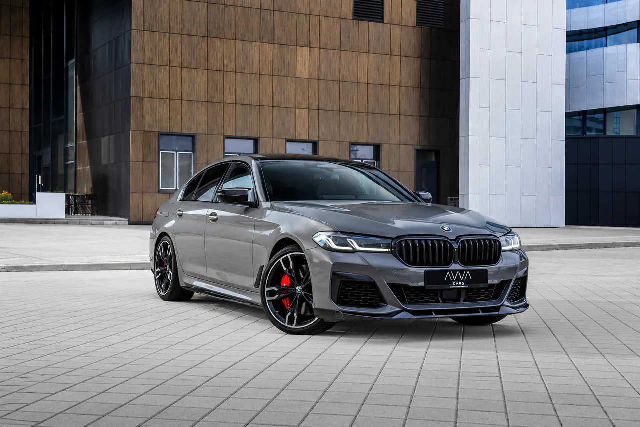 BMW M550i — вид автомобиля